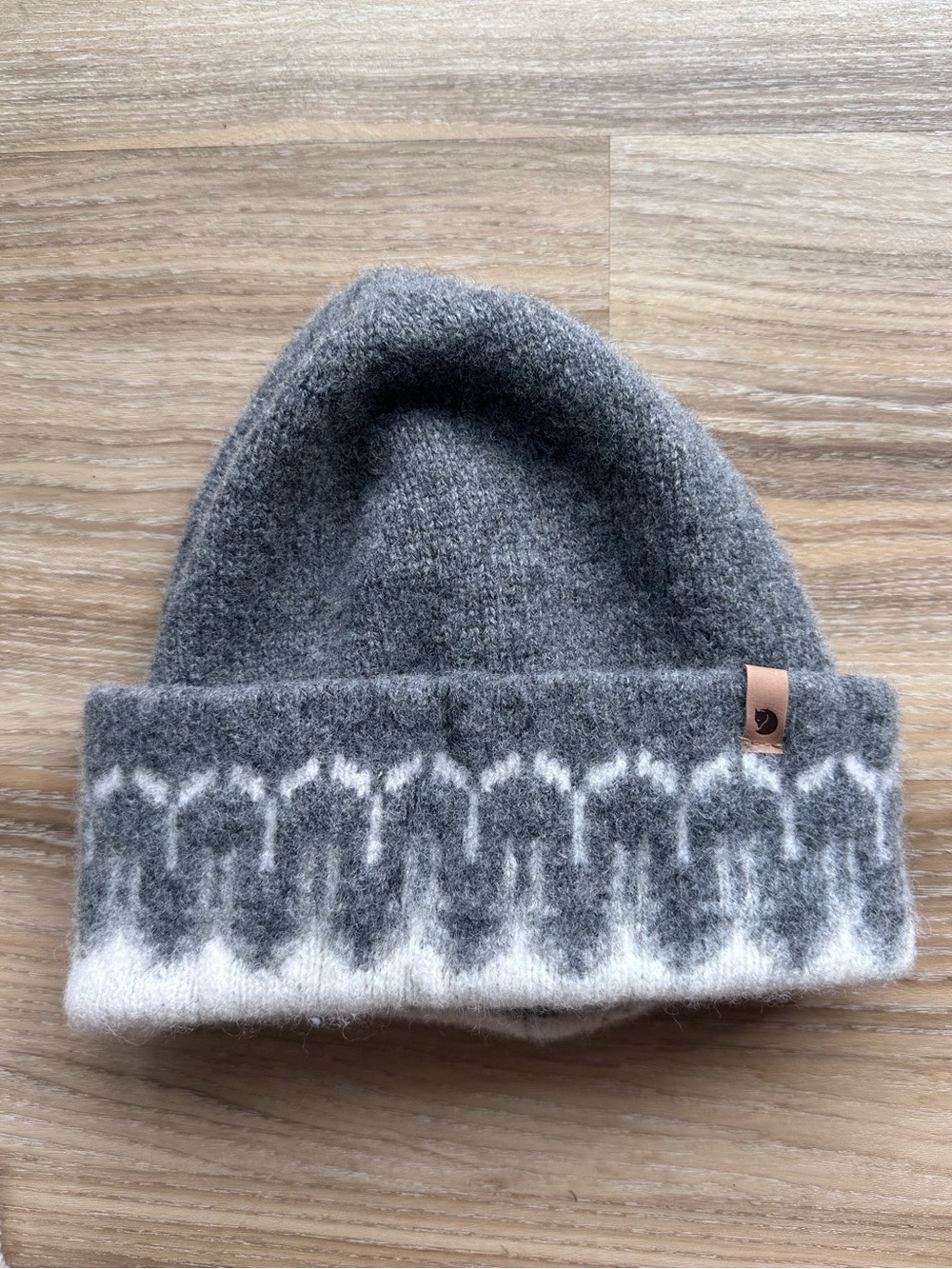 Fjallraven Gray and White ÖVIK PATH KNIT BEANIE